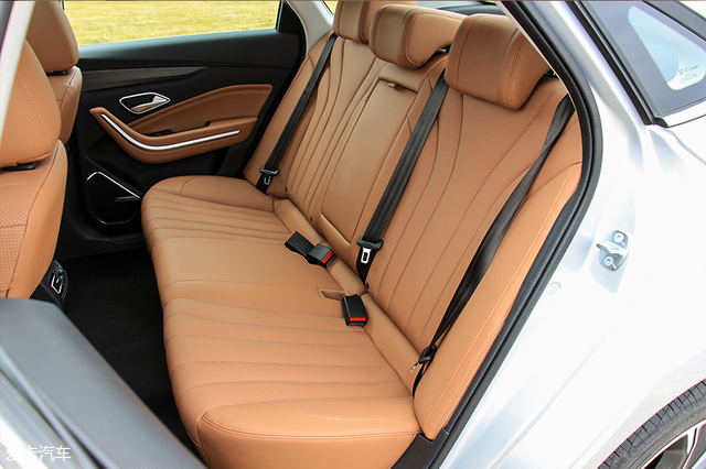 最新款北汽绅宝智道试驾,科技与空间