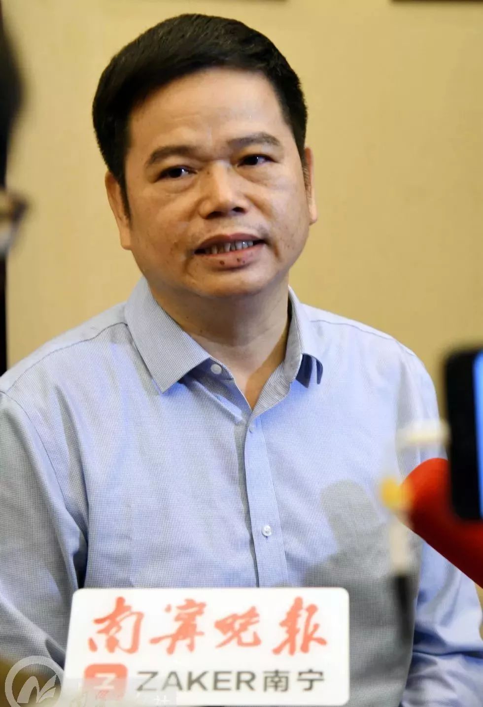 政府搭台企业唱戏下一句,政府搭台企业唱戏