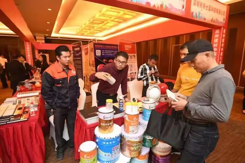 政府搭台企业唱戏下一句,政府搭台企业唱戏