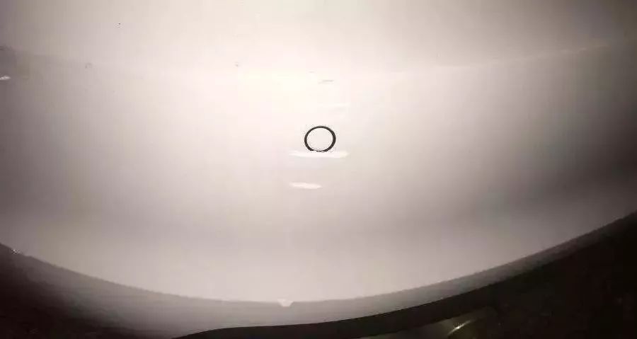 白色汽车有刮痕用什么补好,白色车有刮痕怎么补