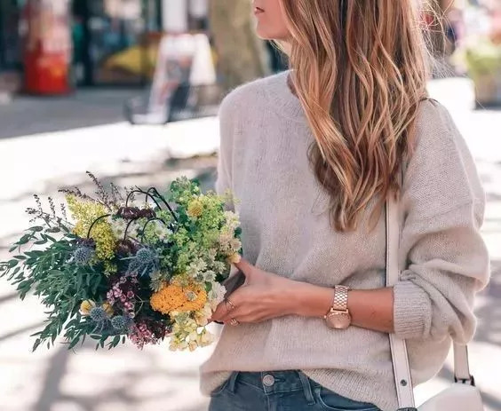 纯棉毛衣领口松垮用开水烫,毛衣领口松垮怎么修复