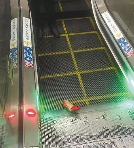 小朋友乘坐电梯关注事项,电梯临时使用关注事项