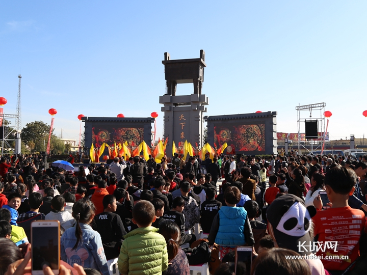 时尚裘都装典天下——中国·大营第二十七届国际皮草交易会暨第六届营皮文化节侧记