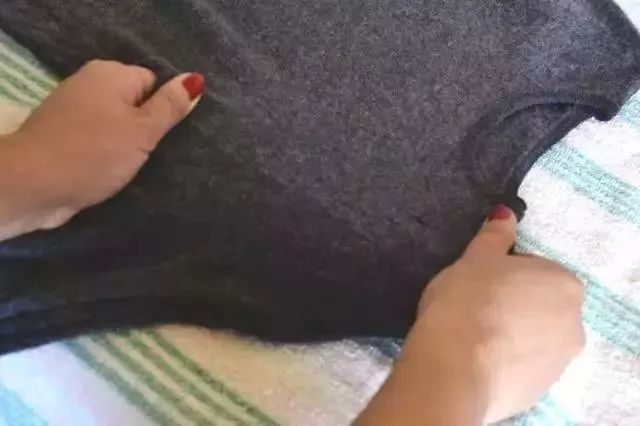 毛衣起球缩水正常现象,毛衣缩水起球怎么补救