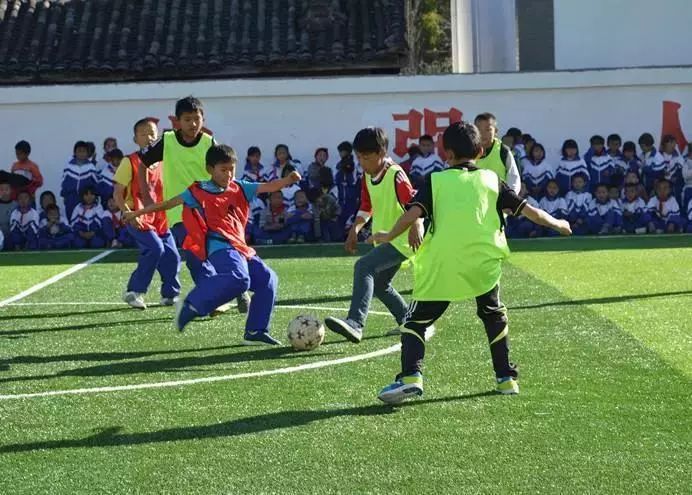 中国巴塞罗那足球学院,足球巴萨云南