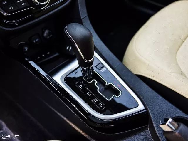 自动挡和手自一体开车时的区别,自动挡和手自一体价格一样吗