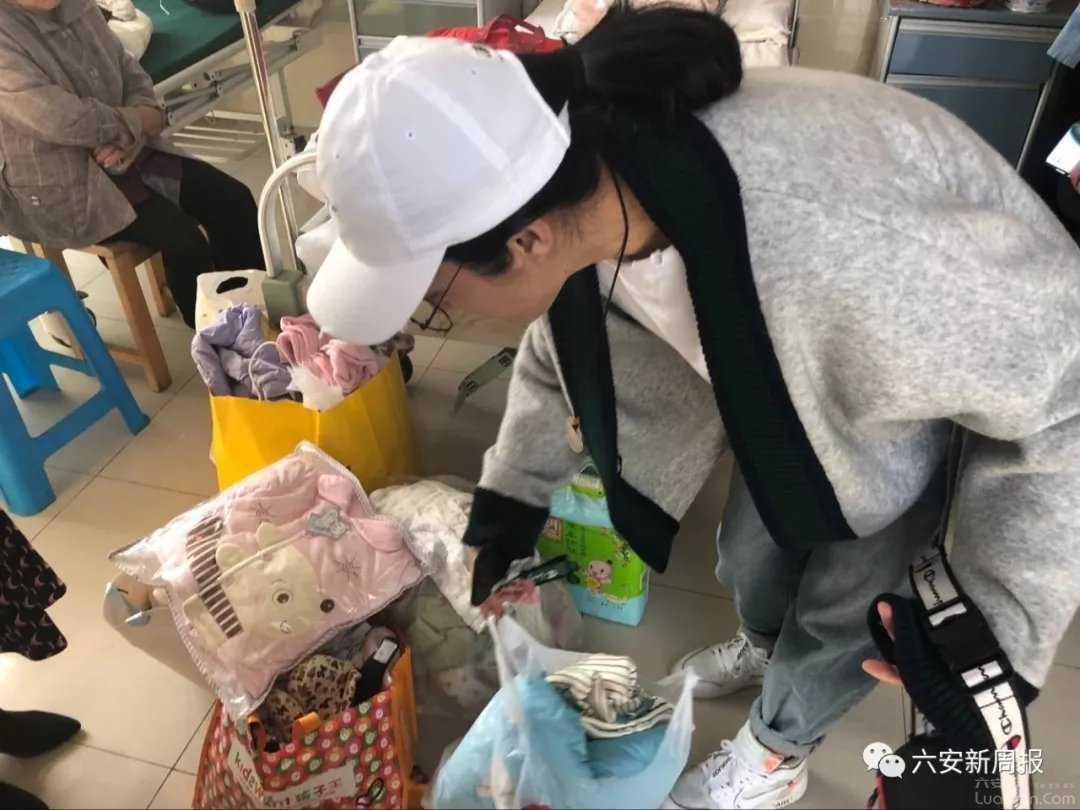 儿科医生刷爆朋友圈,发宝宝还在医院的朋友圈