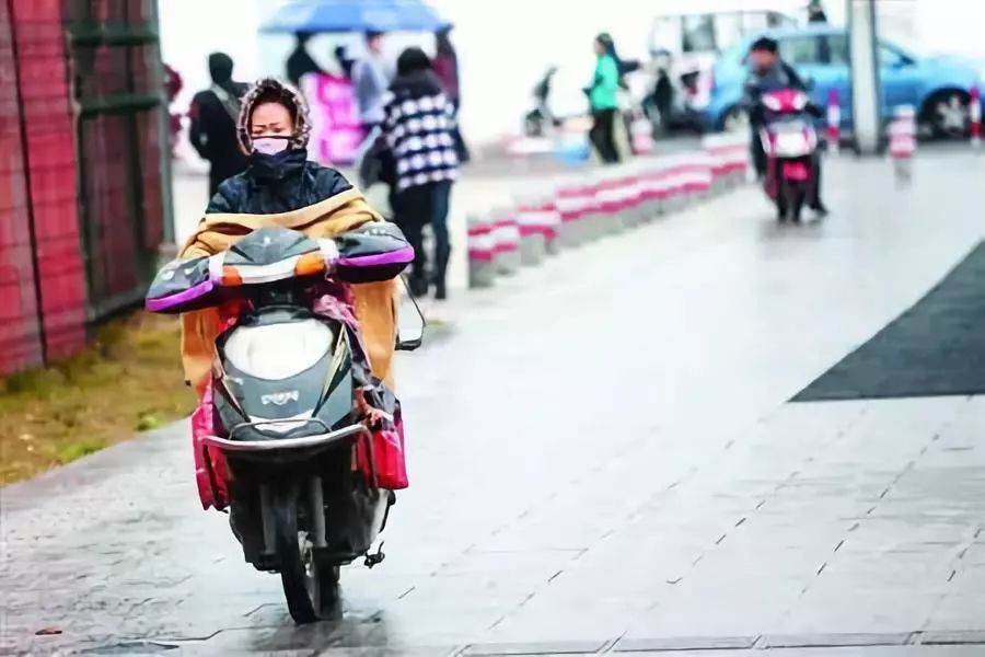 治疗老寒腿的电疗护膝,老寒腿护膝黑科技产品