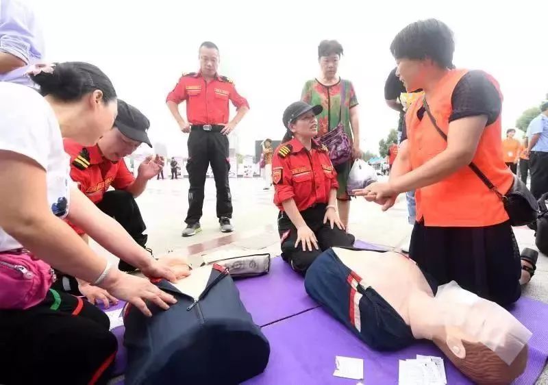 攻略来了带你一步走入新年,攻略来了游戏