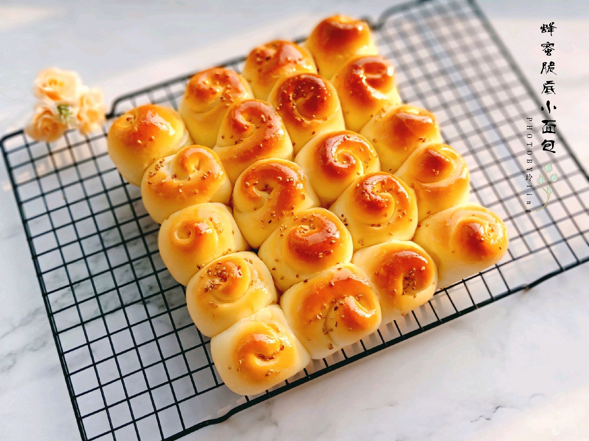 蜂蜜脆底小面包的教程,蜂蜜脆底小面包商用做法