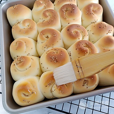 蜂蜜脆底小面包的教程,蜂蜜脆底小面包商用做法