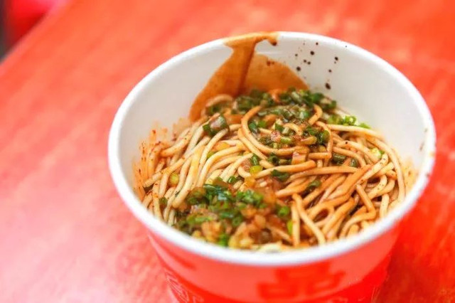 这碗面火了30年,这碗面居然上热搜了