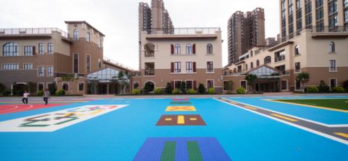 政府鼓励小区配套幼儿园建设变色龙设计助力