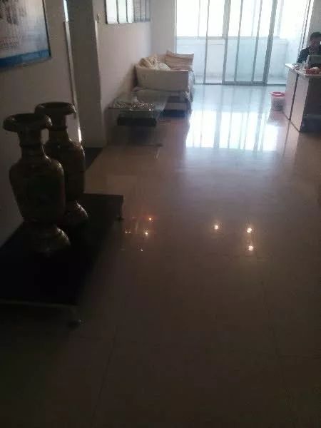 石河子三室二厅50万精装修急卖,石河子二手房大户型推荐