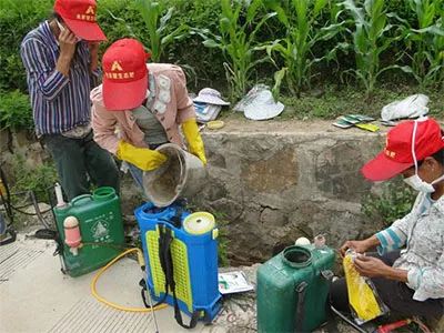 井水配药，药效减半?打农药7*禁大**忌，9成农民都在浪费药！