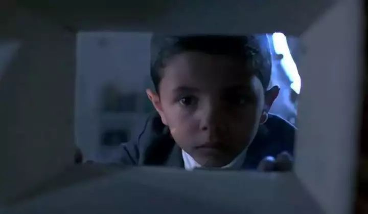 孩子摸*处私**、夹腿、蹭被子，这些小细节千万别忽视