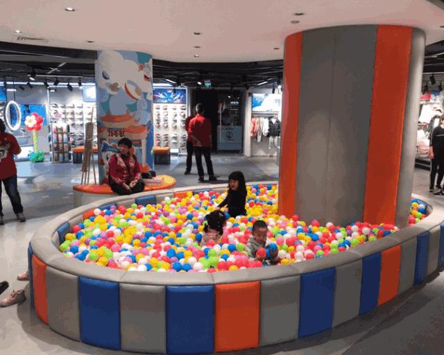 哇！昆明开了家1100平米超大的儿童钻石旗舰店？！本周末还有大优惠！