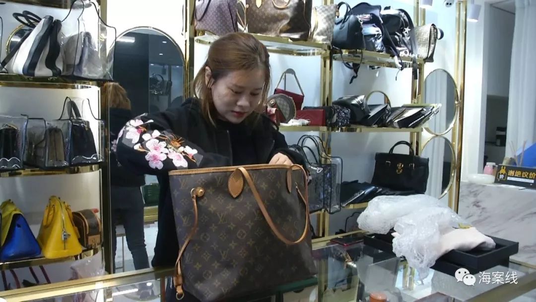 如果自己的快递包裹丢了该谁负责,寄快递包裹丢件怎么处理