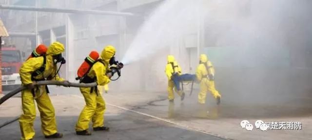 液化气储罐泄漏抢险,危化品运输车泄漏防火队紧急救援