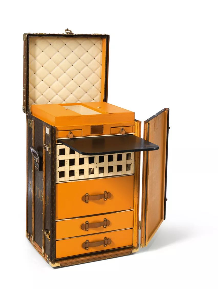 人类如何将旅行史藏在一只箱子中？