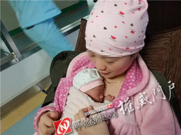 早产宝宝袋鼠式护理,袋鼠式护理新生儿