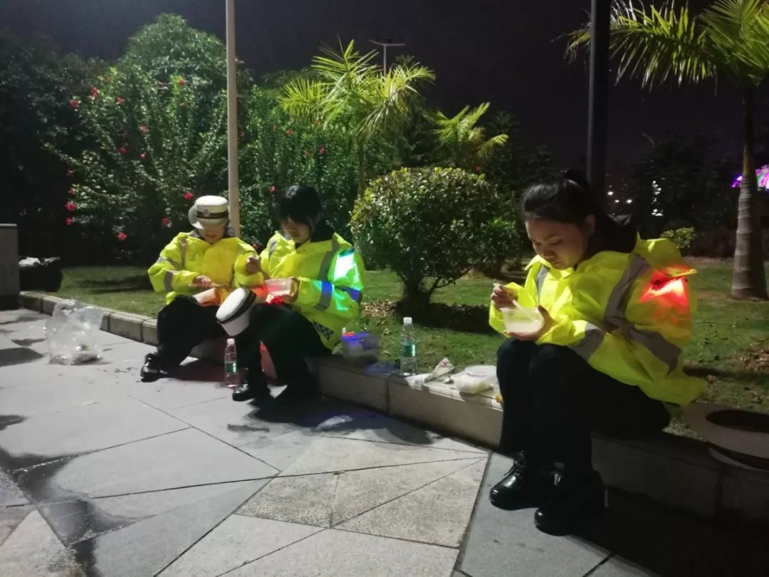 谭校长2010年演唱会现场版,谭校长94演唱会