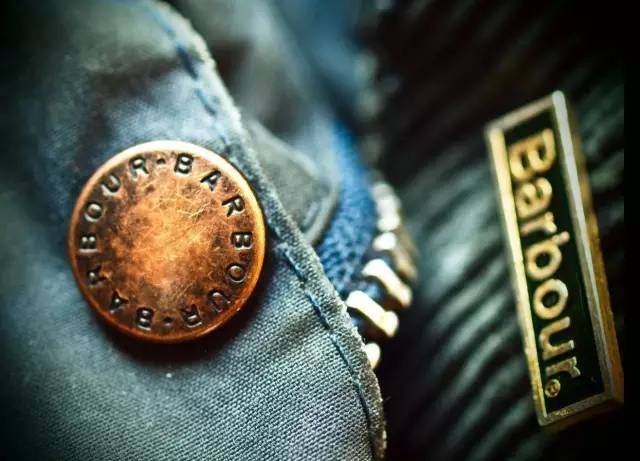 burberry风衣必买经典款,一件好的女士风衣价格