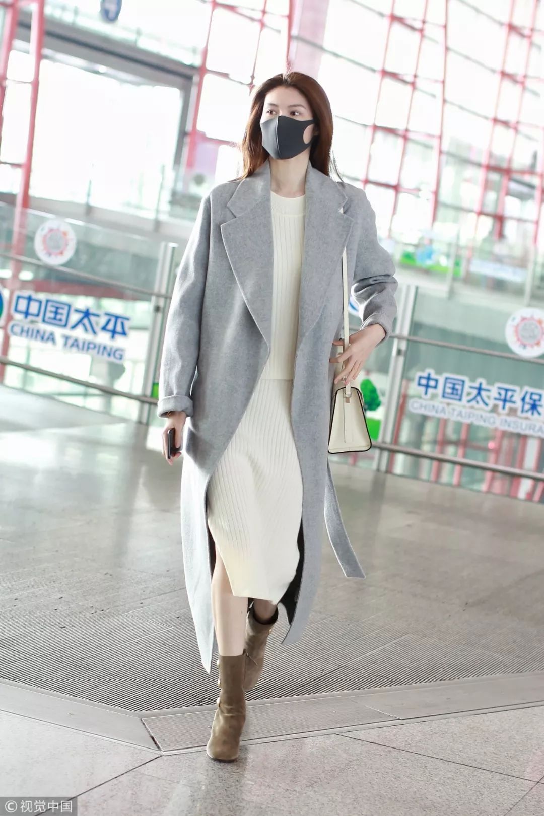 针织裙有静电粘腿妙招,哪种半身裙显腿长