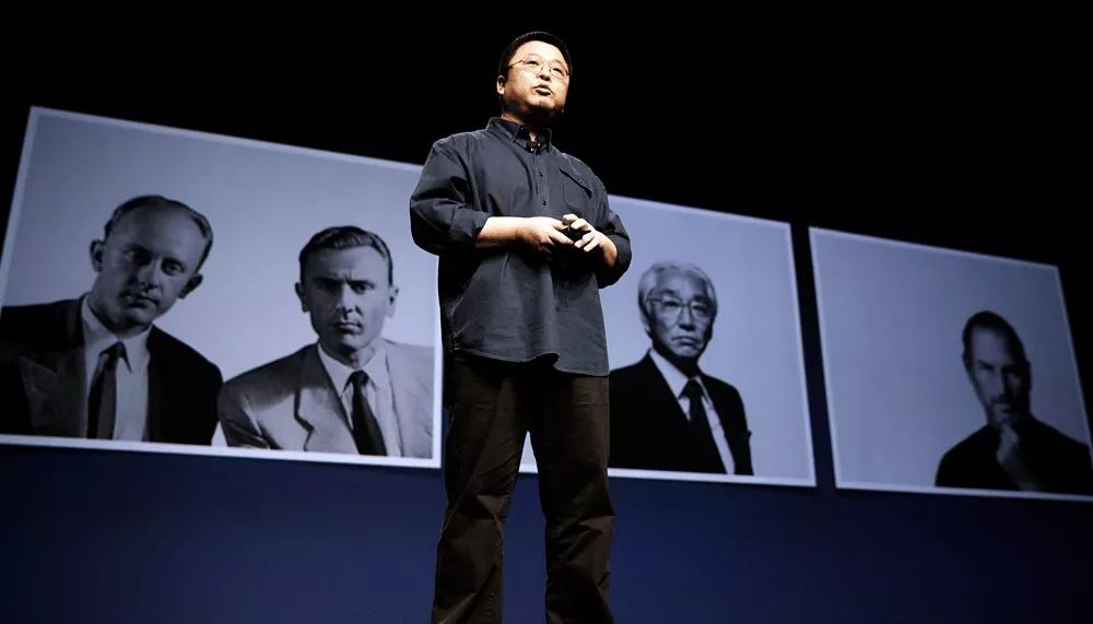 刘强东被员工坑死，马云在小饭馆痛哭：当爸爸前，谁还没当过孙子？