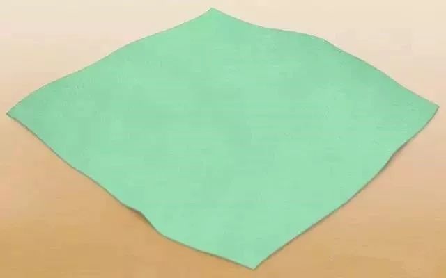 未满月宝宝一哭就要去抱吗,没满月宝宝睡觉哭闹频繁要抱着睡