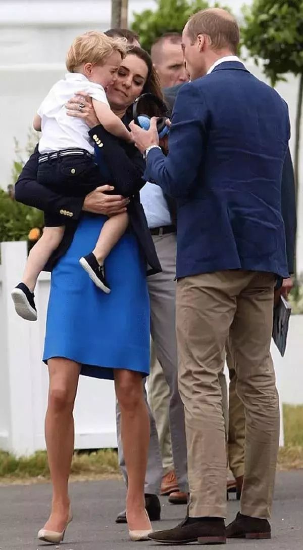 噪音过大对宝宝听力有影响吗,防噪音耳罩对耳朵有害吗