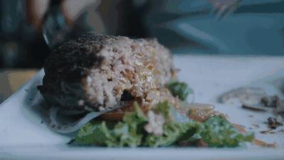 她50岁练瑜伽如今仍然美如花,45岁女人做的变年轻最基础的瑜伽