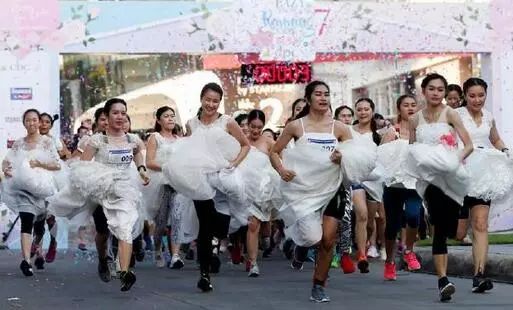 鏃╁畨鏌冲窞,鏃╁畨鏈濋椈澶╀笅