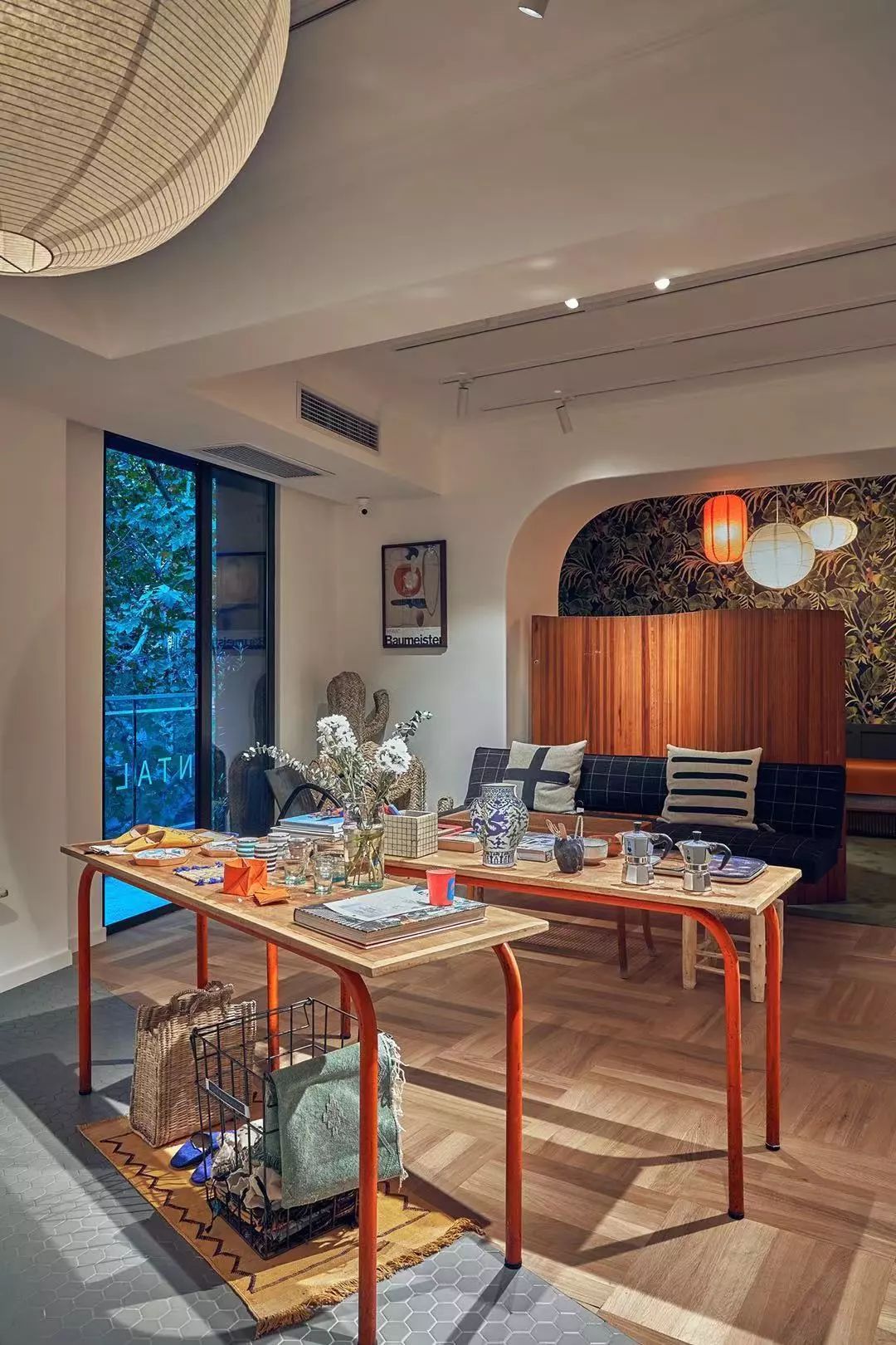 进公寓买设计品，到邮局逛百货店，这三家潮铺我真的摸不透