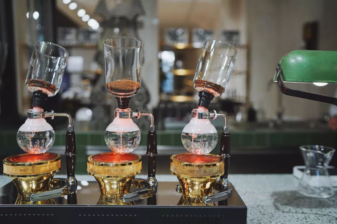 进公寓买设计品，到邮局逛百货店，这三家潮铺我真的摸不透