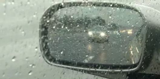 雨天后视镜看不清怎么办小妙招,雨天后视镜小妙招