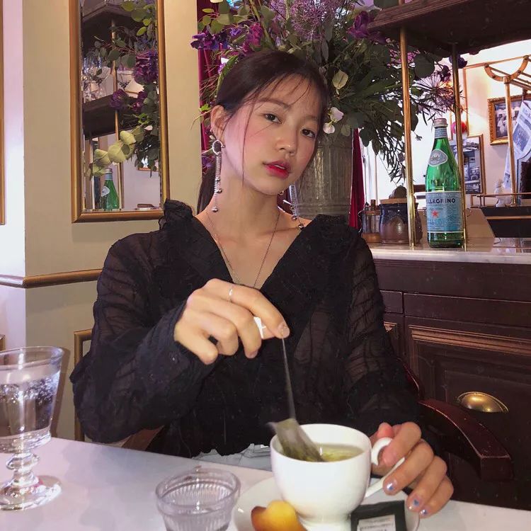 什么？！身高不够165CM的“厌世脸”也能当模特，韩国草根博主Mulbada用她的超高衣品做到了！