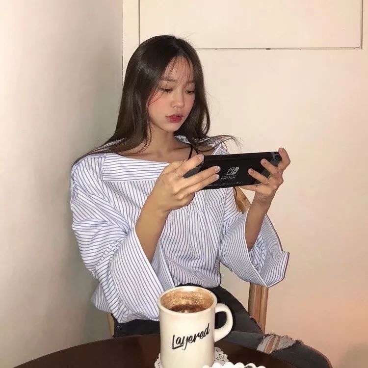 什么？！身高不够165CM的“厌世脸”也能当模特，韩国草根博主Mulbada用她的超高衣品做到了！