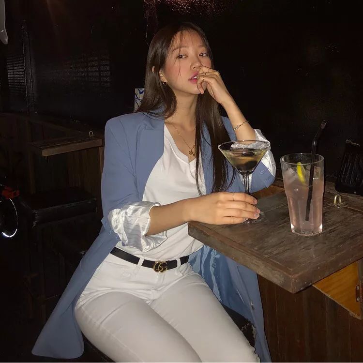 什么？！身高不够165CM的“厌世脸”也能当模特，韩国草根博主Mulbada用她的超高衣品做到了！