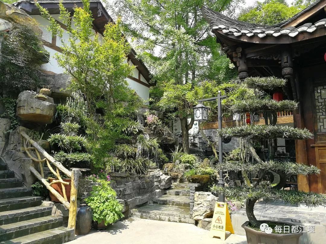 乡村旅游民宿的发展与创新,青城山下大型农家乐