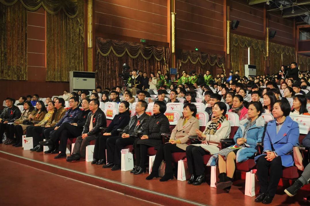 红十字会防艾直播,青春红丝带防艾校园行