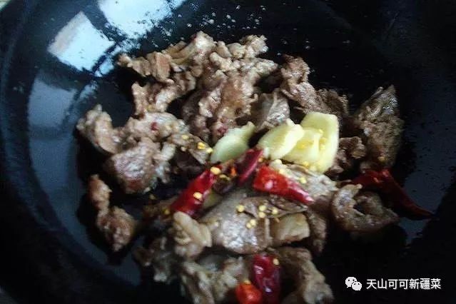 电压力锅炖牛肉怎么做才软烂不柴,土豆炖牛肉怎么煮才能软烂不柴