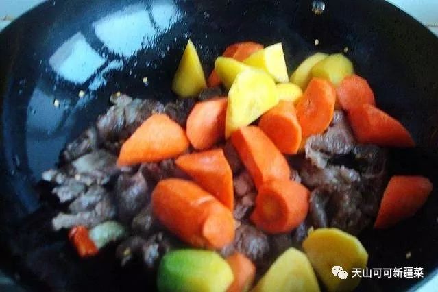 电压力锅炖牛肉怎么做才软烂不柴,土豆炖牛肉怎么煮才能软烂不柴