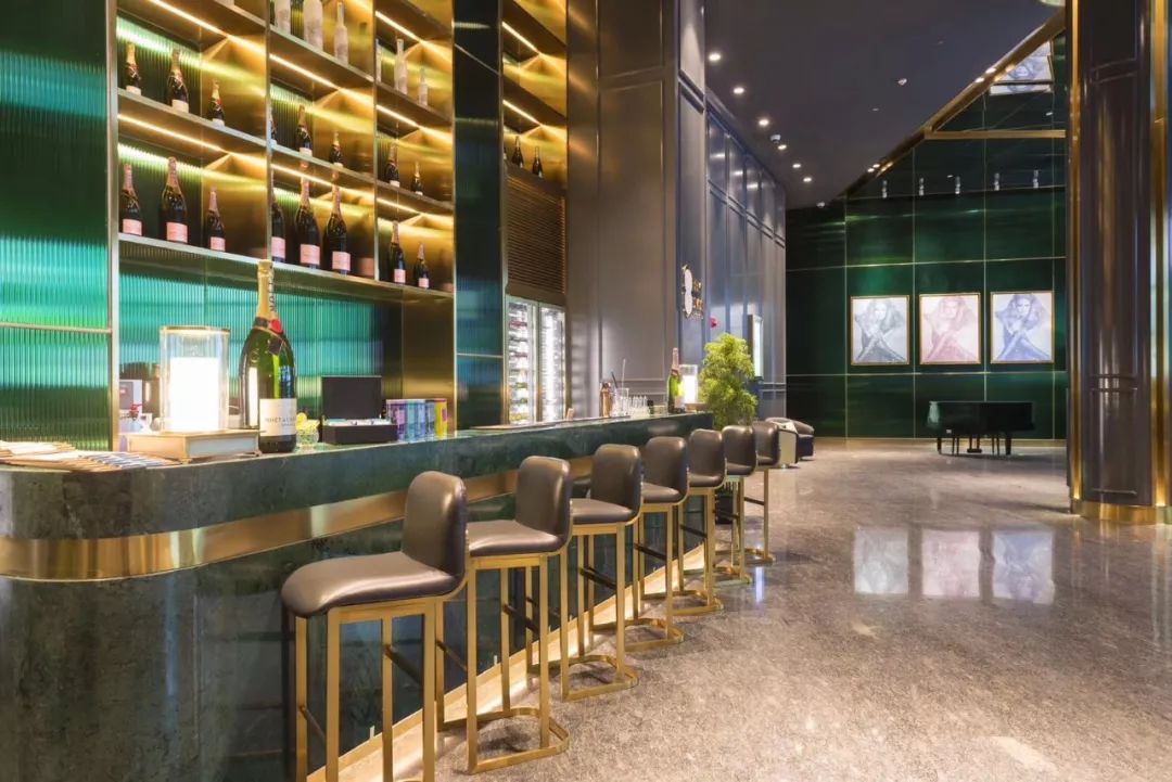 ¥299/2大1小——英迪格魔都第3家分号放大招！波龙鳕鱼和牛海陆饕餮狂欢！