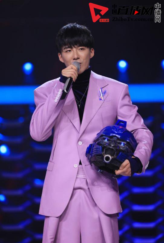 周深在蒙面唱将猜猜猜扮演背包客,蒙面唱将背包客周深全部完整视频