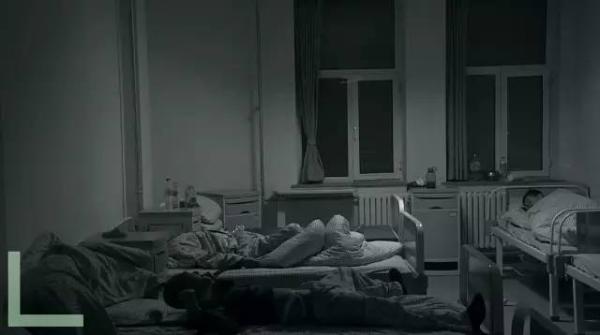 一部八十六分钟纪录片,一部关于精神病患者的纪录片