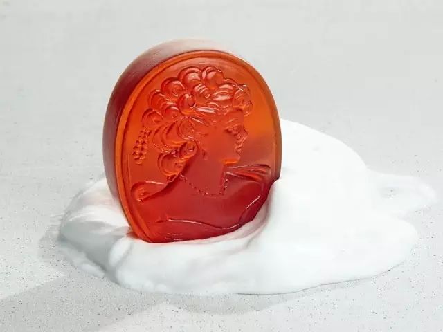 手工皂怎样用手打出绵密的泡沫 (晶莹剔透的手工皂)