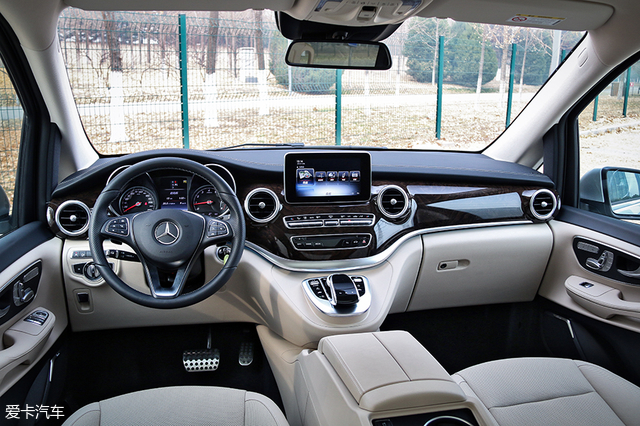 成都车展奔驰v260l尊贵加长版,爱卡汽车评分