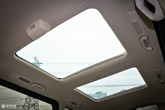 成都车展奔驰v260l尊贵加长版,爱卡汽车评分