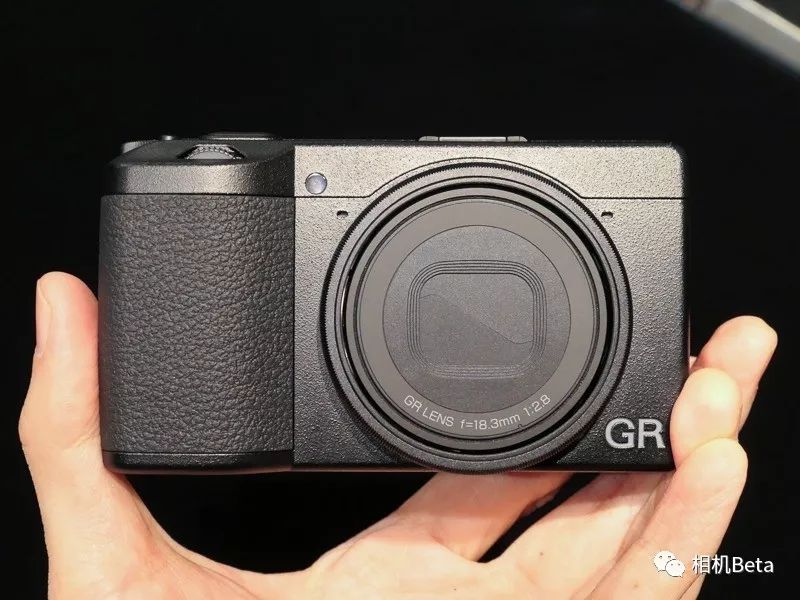理光GRIII上手图，售价10万日元明年发布